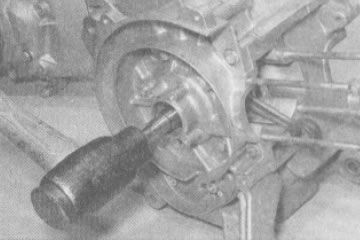 Снятие и установка коленвала на скутере с двухтактным двигателем