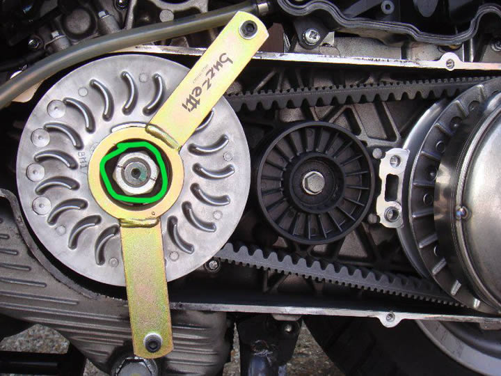 Как снять вариатор на двигателе Piaggio Master 400cc-500cc